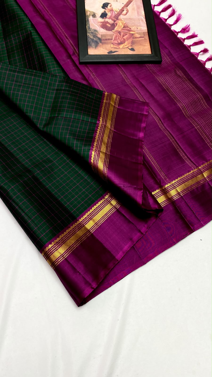 Pure kanchipuram handloom silk sarees with contrast pallu and blouse

Silk mark