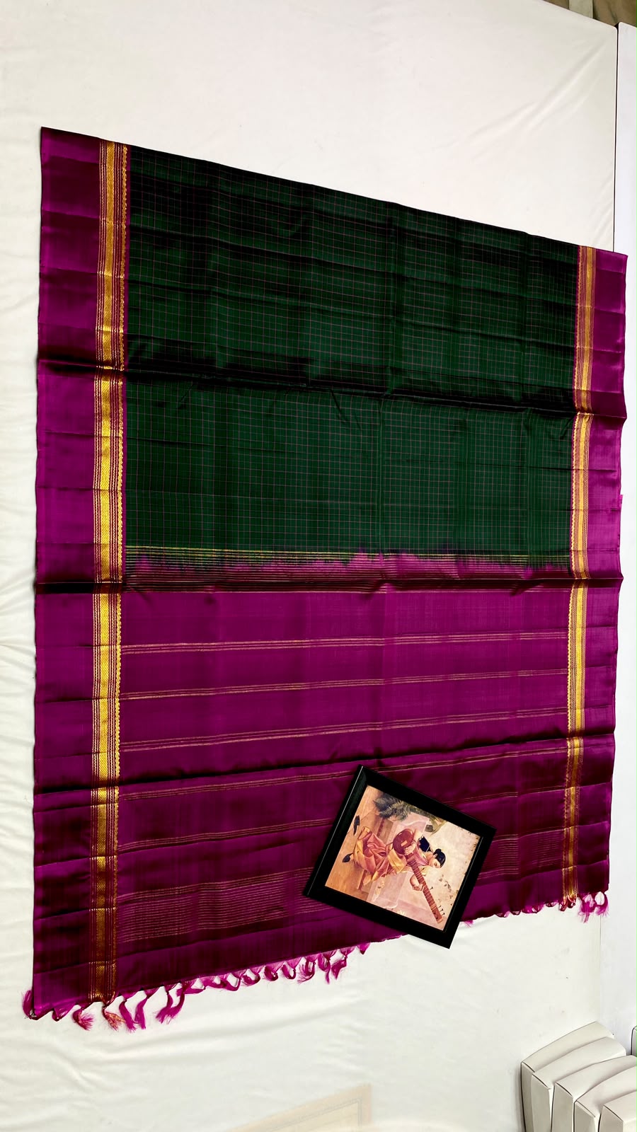 Pure kanchipuram handloom silk sarees with contrast pallu and blouse

Silk mark