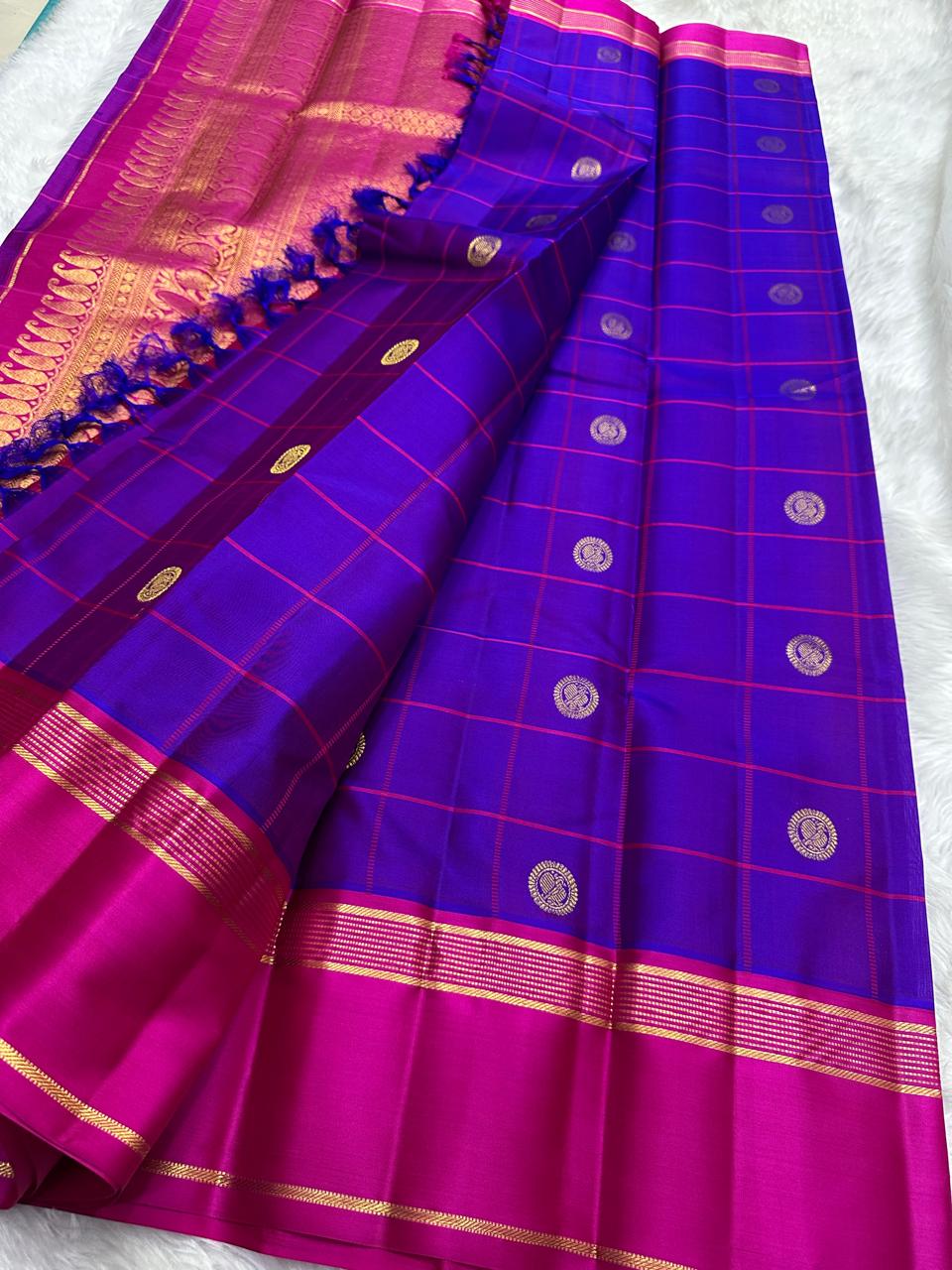 Pure kanchipuram handloom silk sarees with contrast pallu and blouse

Silk mark