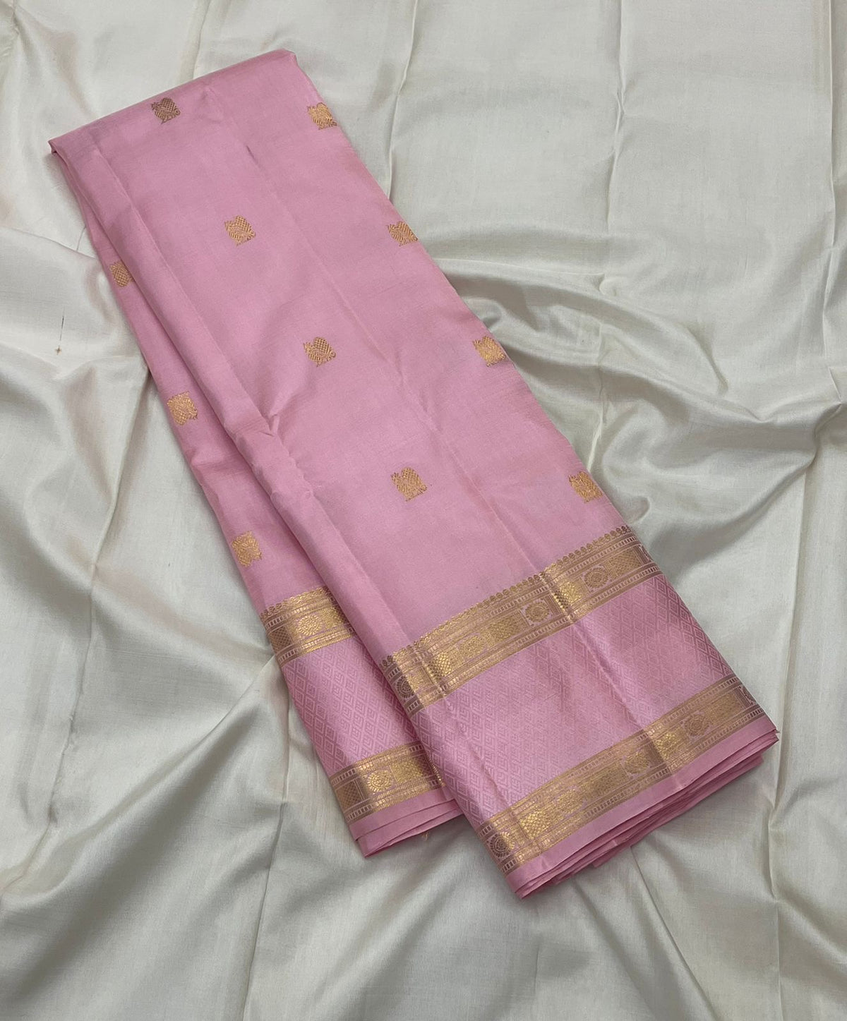 Pure kanchipuram handloom silk saree
- Pink