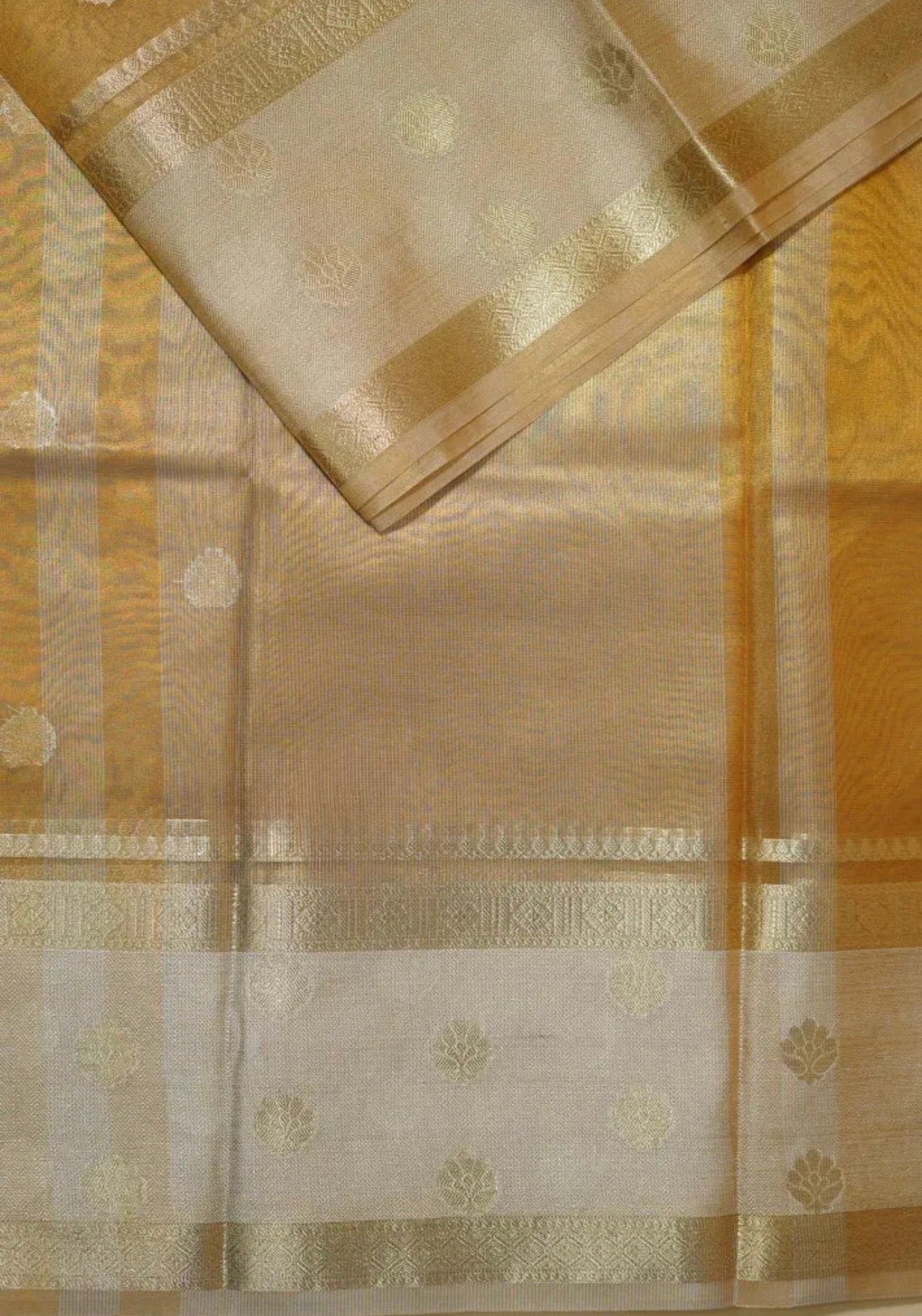 Golden glam - Soft organza silk