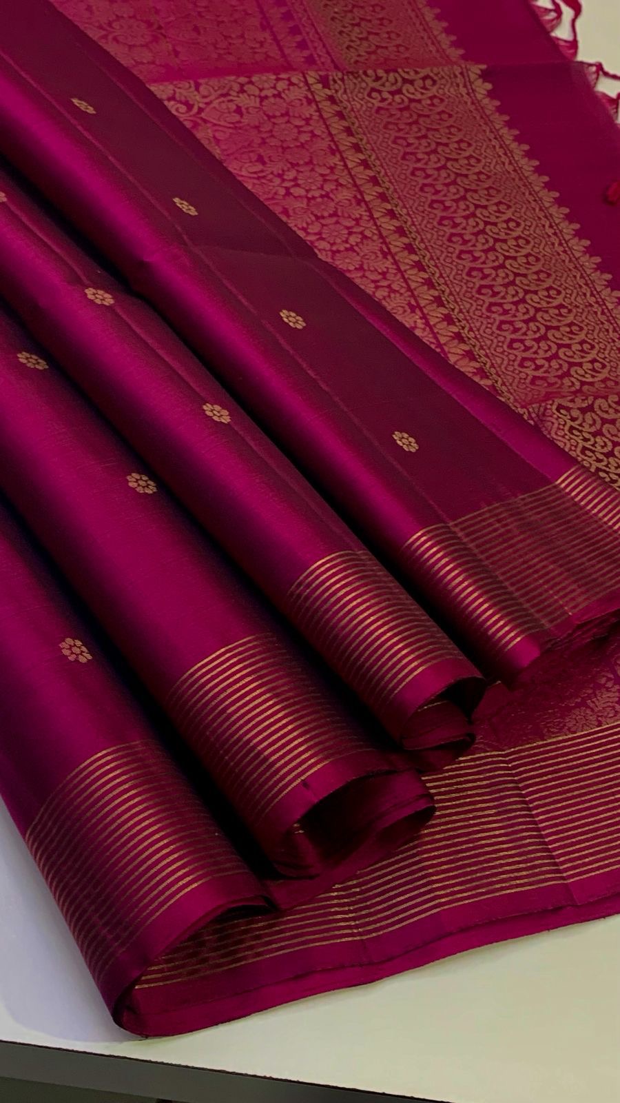 Pure kanchipuram handloom soft silk sarees with rich pallu and blouse

Silk mark