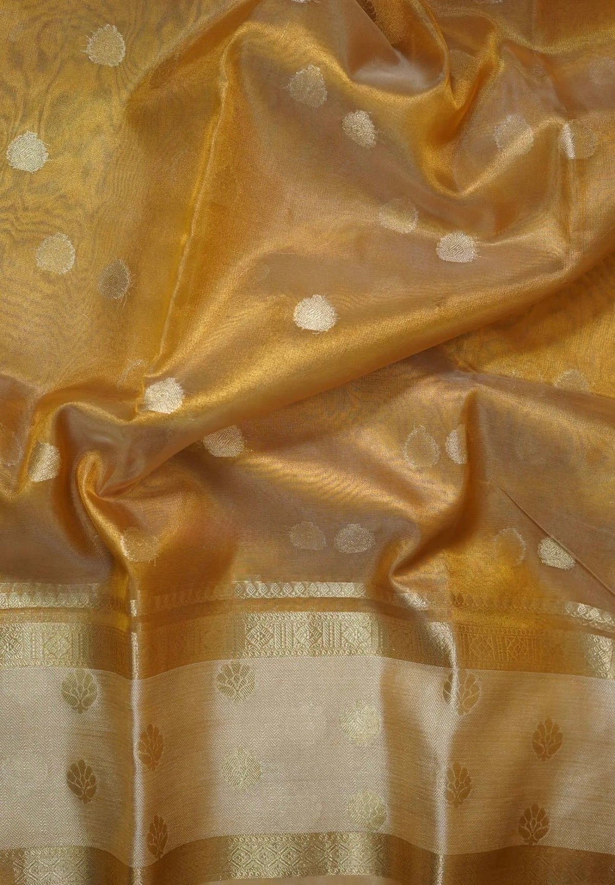 Golden glam - Soft organza silk