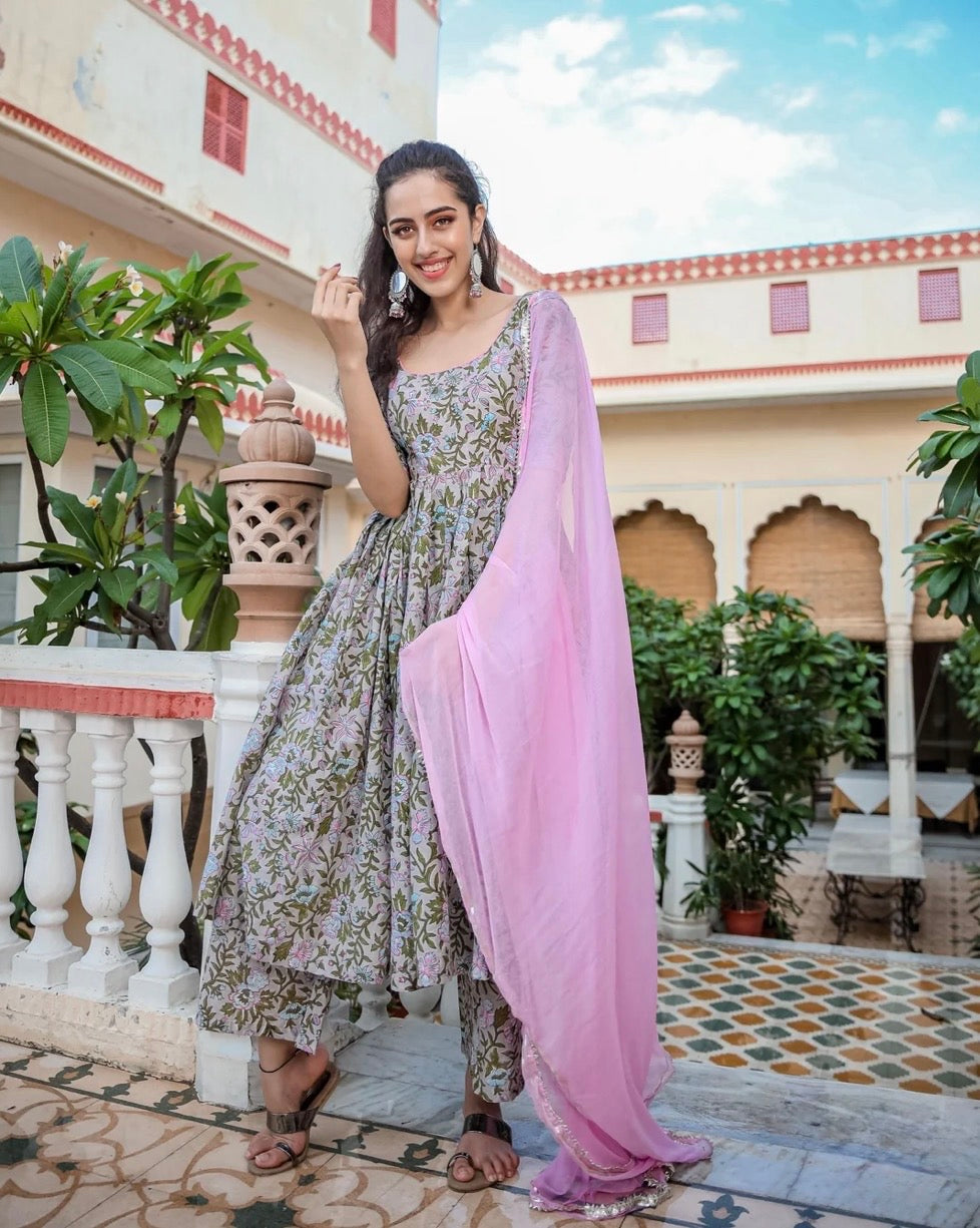 Pink Hand block Suit Set - Size M