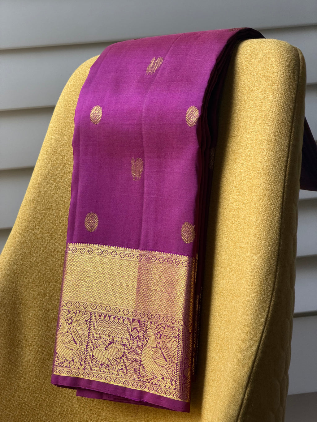 Pure kanchipuram handloom silk sarees with rich pallu and blouse

Silk mark